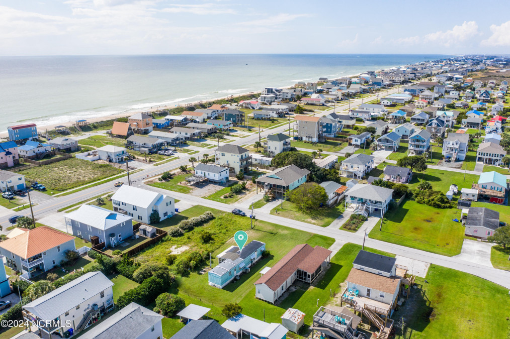 7008 7th St Surf City, NC 28445