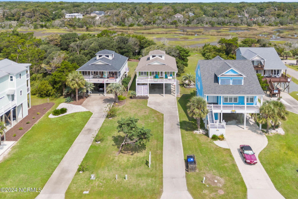 1126 Dolphin Dr Oak Island, NC 28465