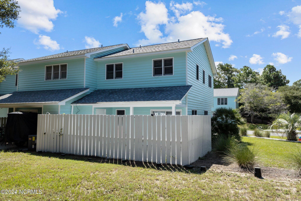 300 Osprey Ridge Dr Emerald Isle, NC 28594