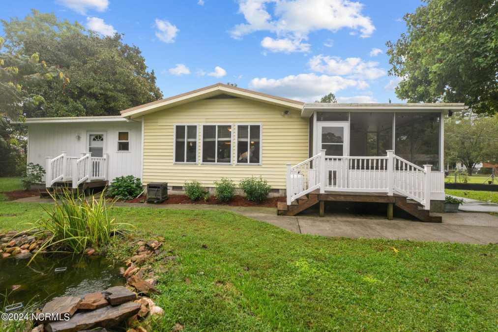 104 Elizabeth St Havelock, NC 28532