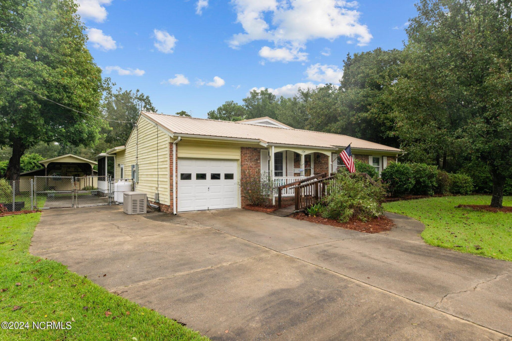 104 Elizabeth St Havelock, NC 28532