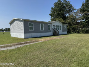 216 Railroad St Dover, NC 28526