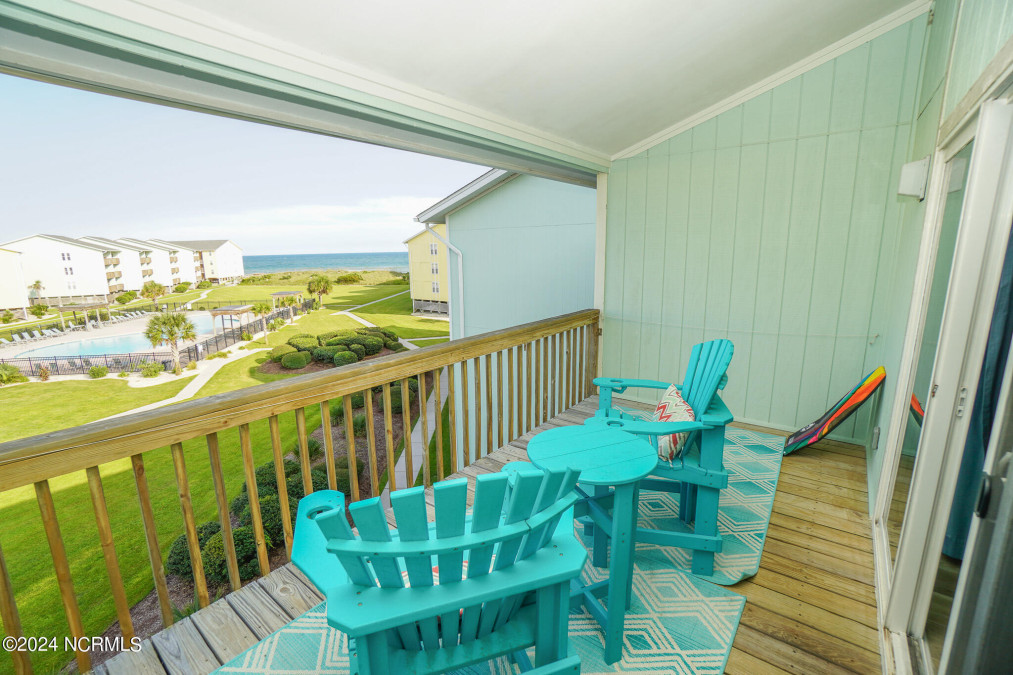 918 New River Dr Surf City, NC 28445