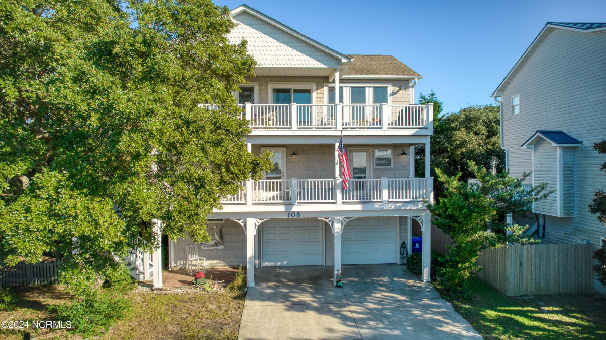 108 Harbor Dr Surf City, NC 28445