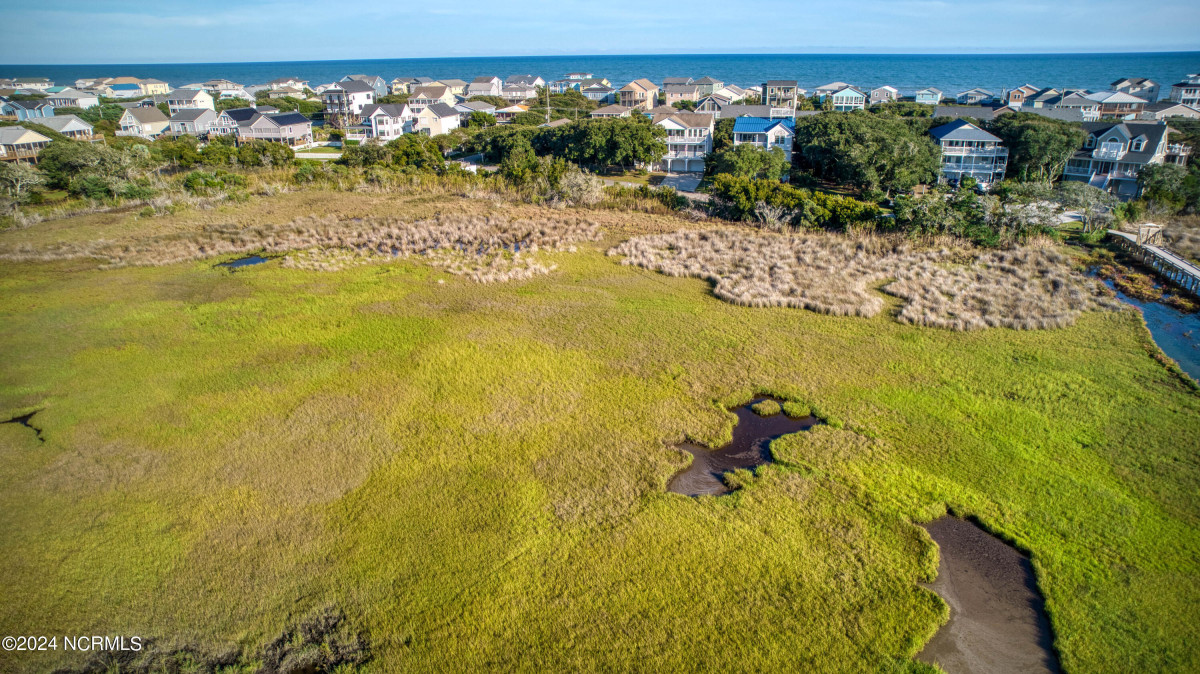 108 Harbor Dr Surf City, NC 28445