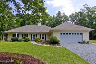 202 Fairway Dr Hampstead, NC 28443