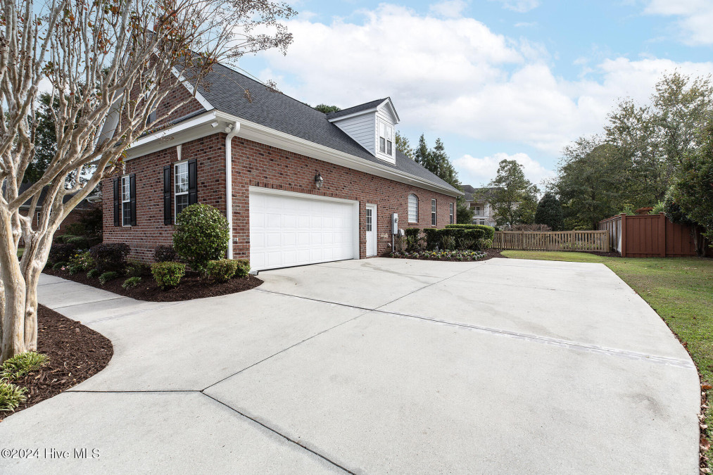 136 Clairidge Dr Wilmington, NC 28412