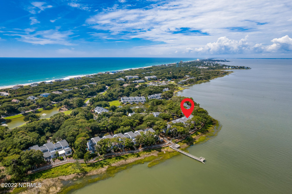 570 Coral Dr Pine Knoll Shores, NC 28512