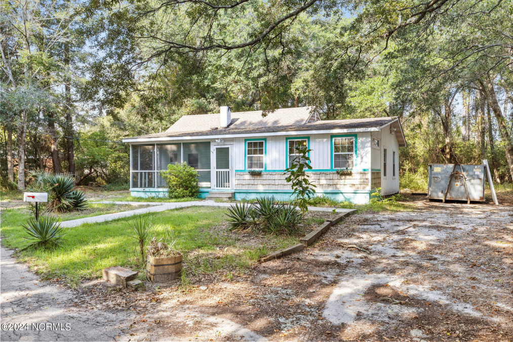 1122 Delaware St Southport, NC 28461