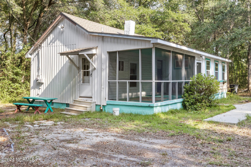 1122 Delaware St Southport, NC 28461