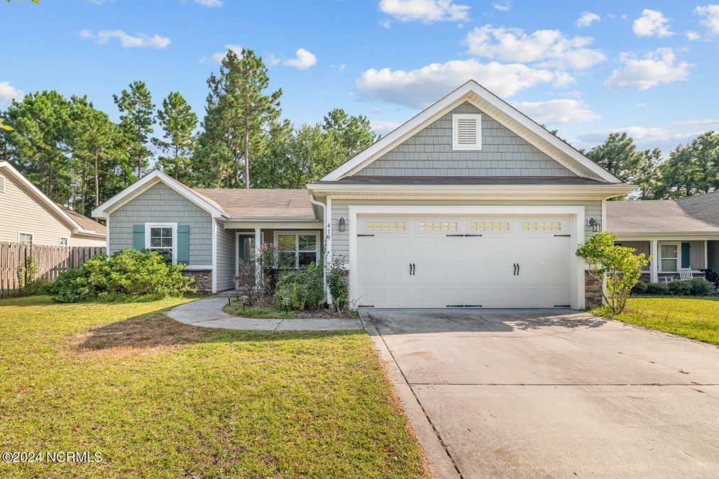 419 Blue Pennant Ct Sneads Ferry, NC 28460