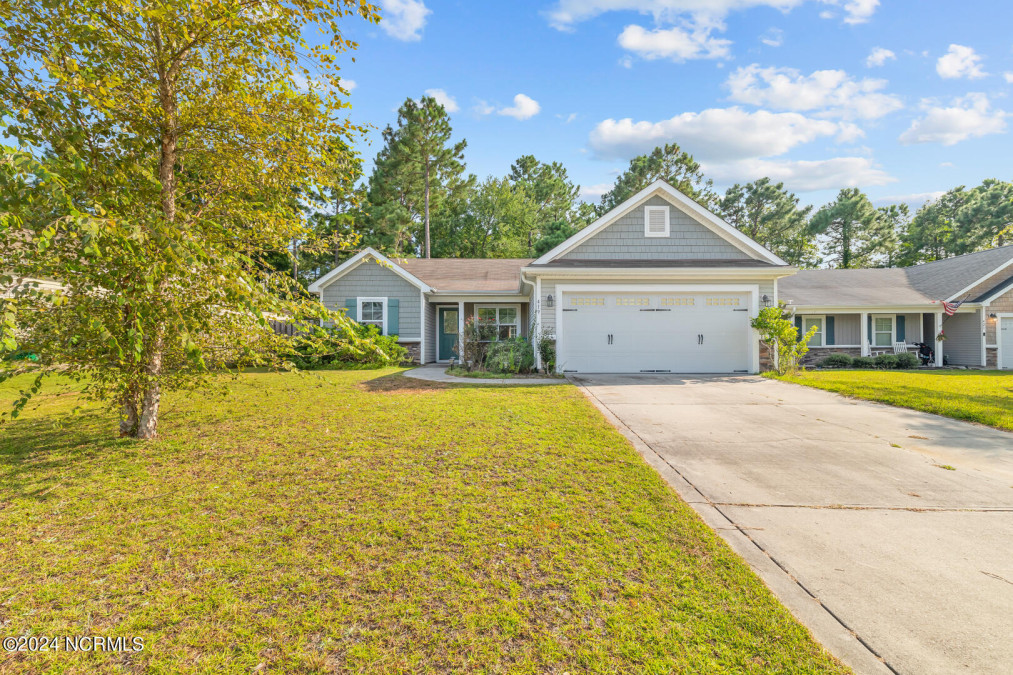 419 Blue Pennant Ct Sneads Ferry, NC 28460