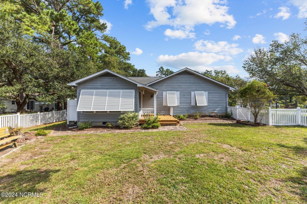 112 Starlight Dr Cape Carteret, NC 28584