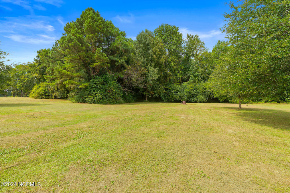 4960 Willard Rd Willard, NC 28478