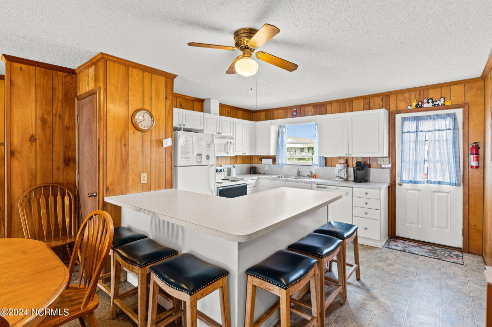 2608 Beach Dr Oak Island, NC 28465