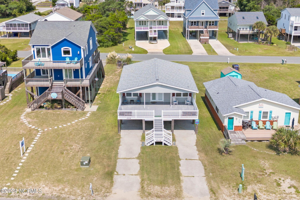 2608 Beach Dr Oak Island, NC 28465