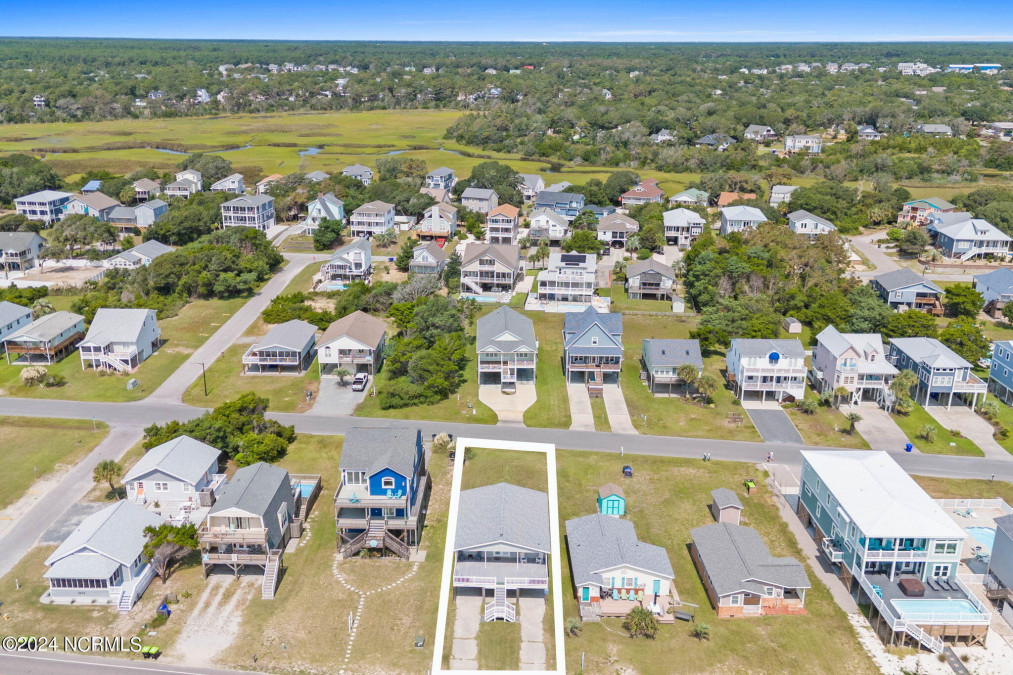 2608 Beach Dr Oak Island, NC 28465