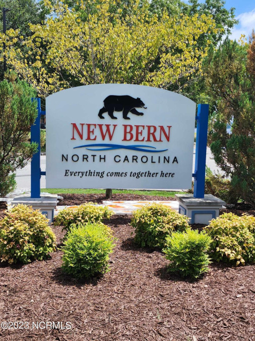 1118 Coral Reef Dr New Bern, NC 28560