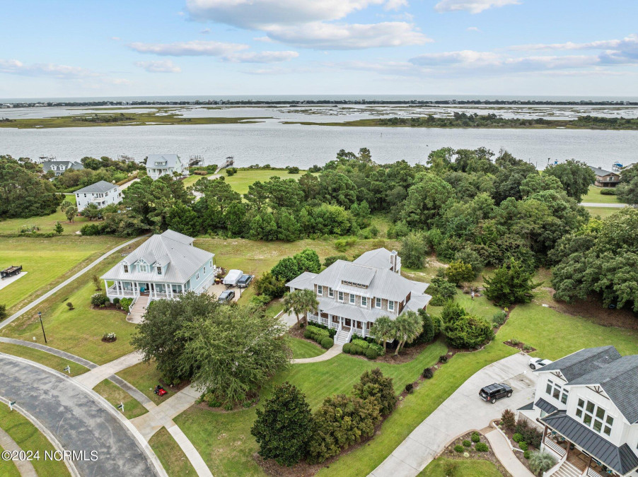 317 Island View Dr Hampstead, NC 28443