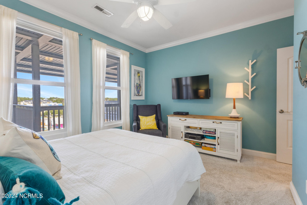 712 Saint Joseph St Carolina Beach, NC 28428