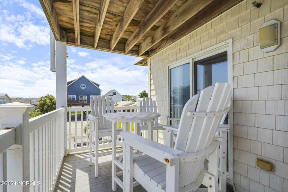 105 58th St Oak Island, NC 28465