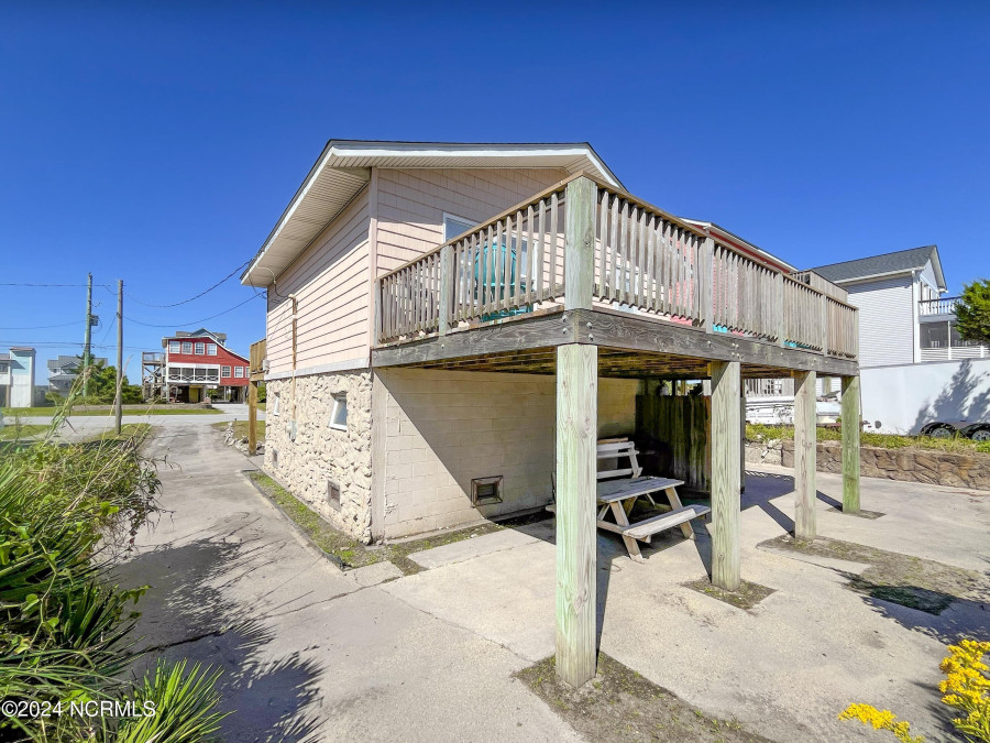 2712 Island Dr North Topsail Beach, NC 28460