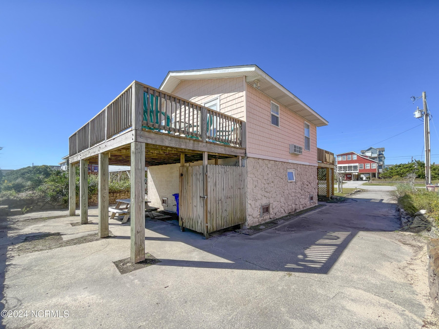 2712 Island Dr North Topsail Beach, NC 28460