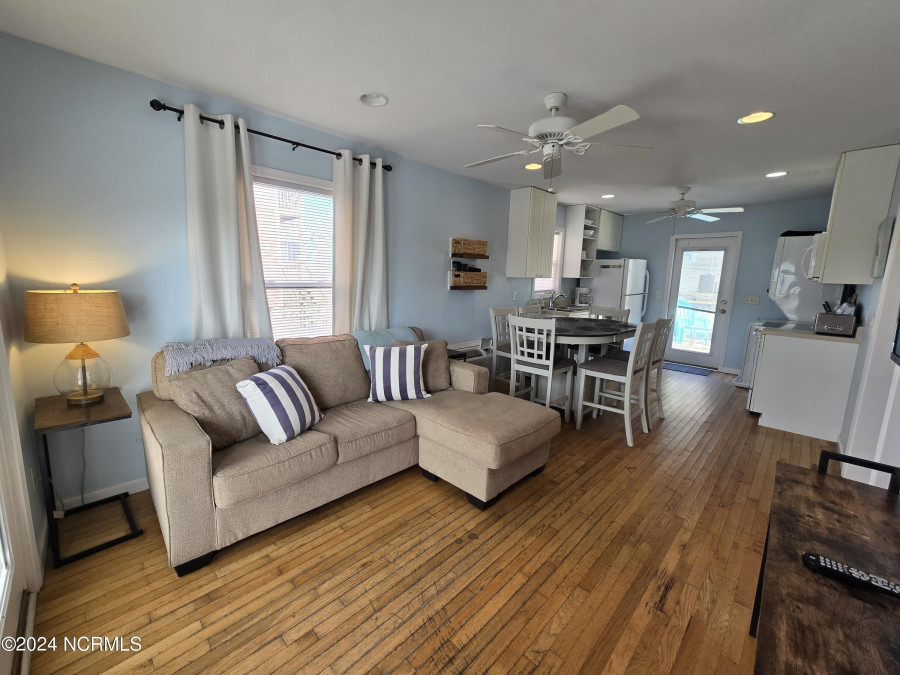 2712 Island Dr North Topsail Beach, NC 28460