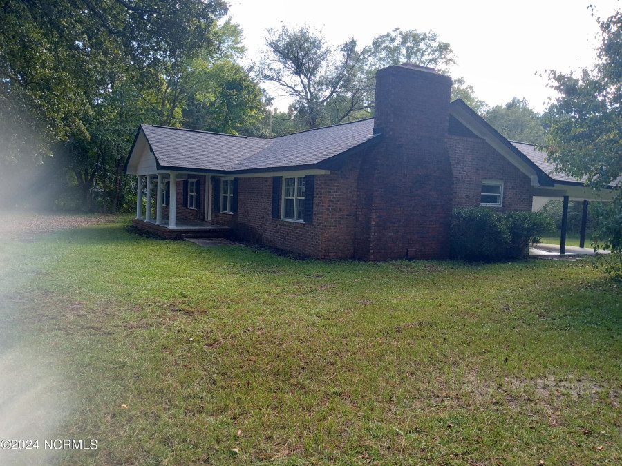 697 Crusoe Island Rd Whiteville, NC 28472