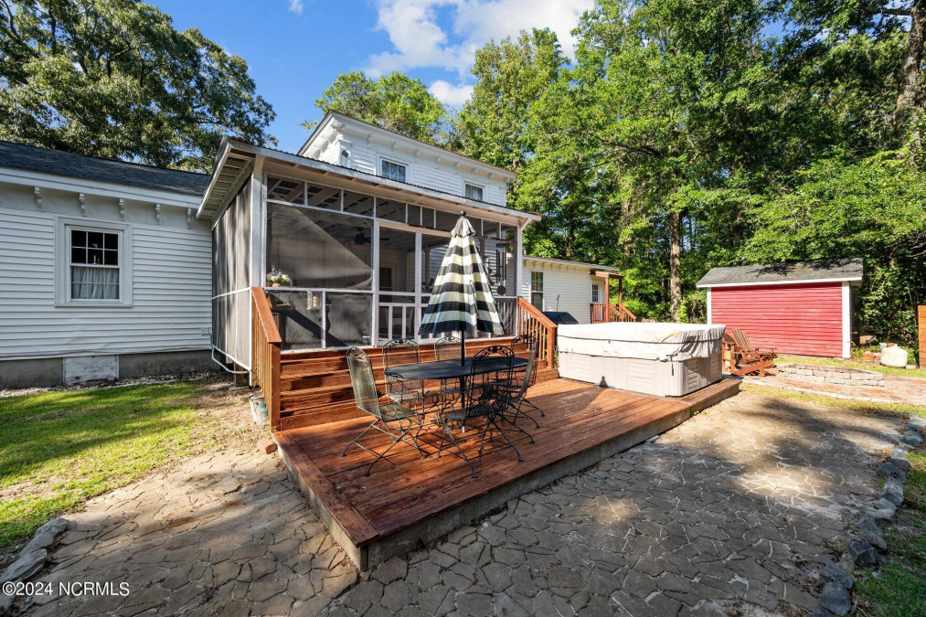 121 Dolphin Ln Sneads Ferry, NC 28460