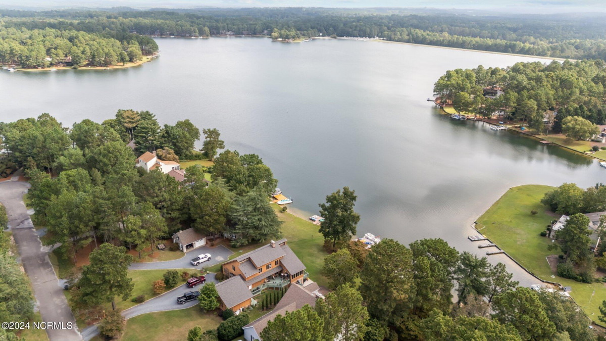 105 Lakeview Point West End, NC 27376