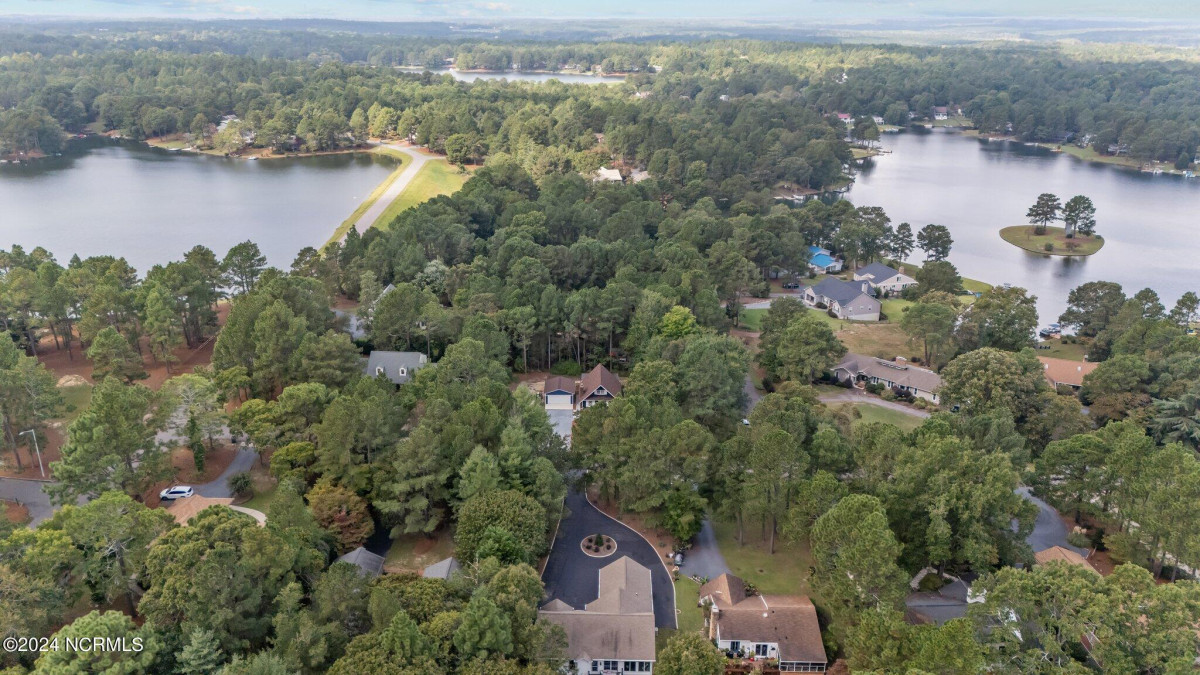 105 Lakeview Point West End, NC 27376