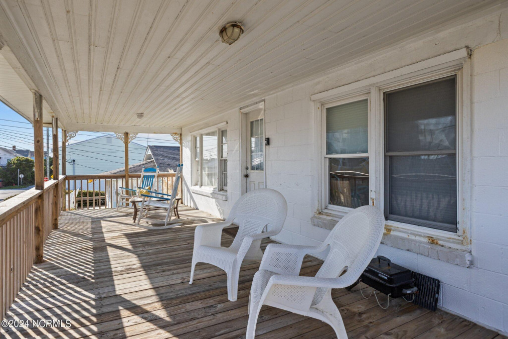 305 Caswell St Atlantic Beach, NC 28512