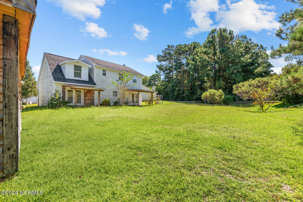 106 Caswell Ct Jacksonville, NC 28546