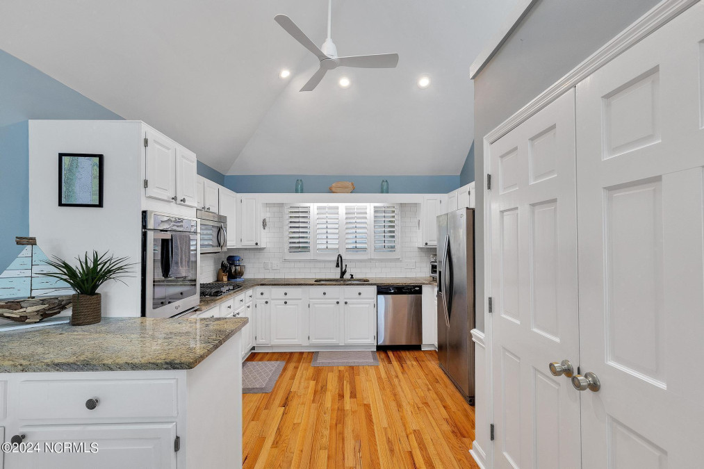 447 Catherine Ave Topsail Beach, NC 28445