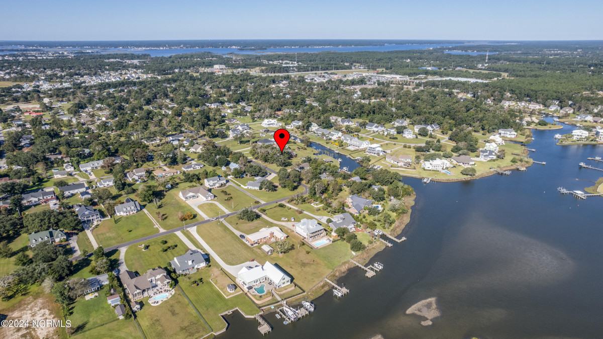 511 Neptune Dr Cape Carteret, NC 28584