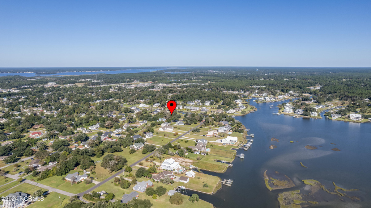 511 Neptune Dr Cape Carteret, NC 28584