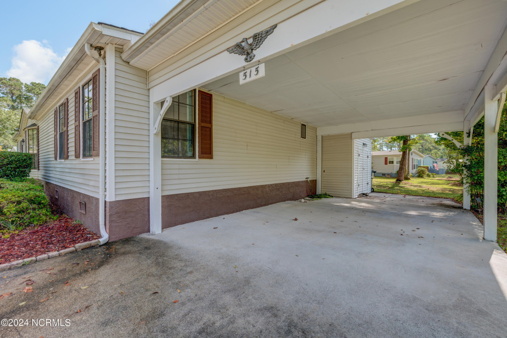 515 Pirate Ct Hampstead, NC 28443