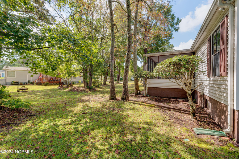 515 Pirate Ct Hampstead, NC 28443