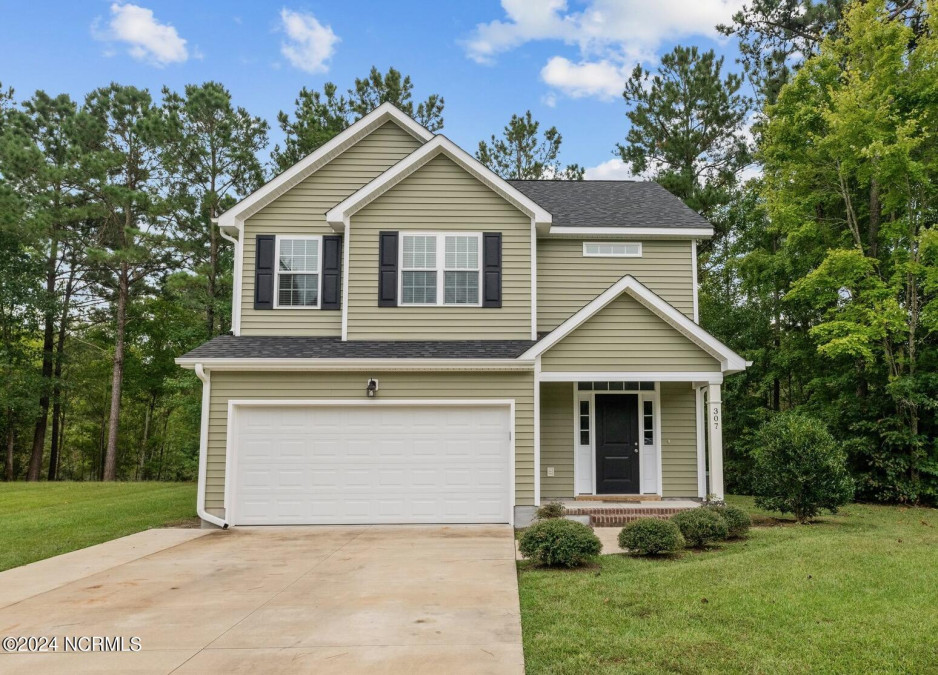 307 Green Trees Dr New Bern, NC 28560