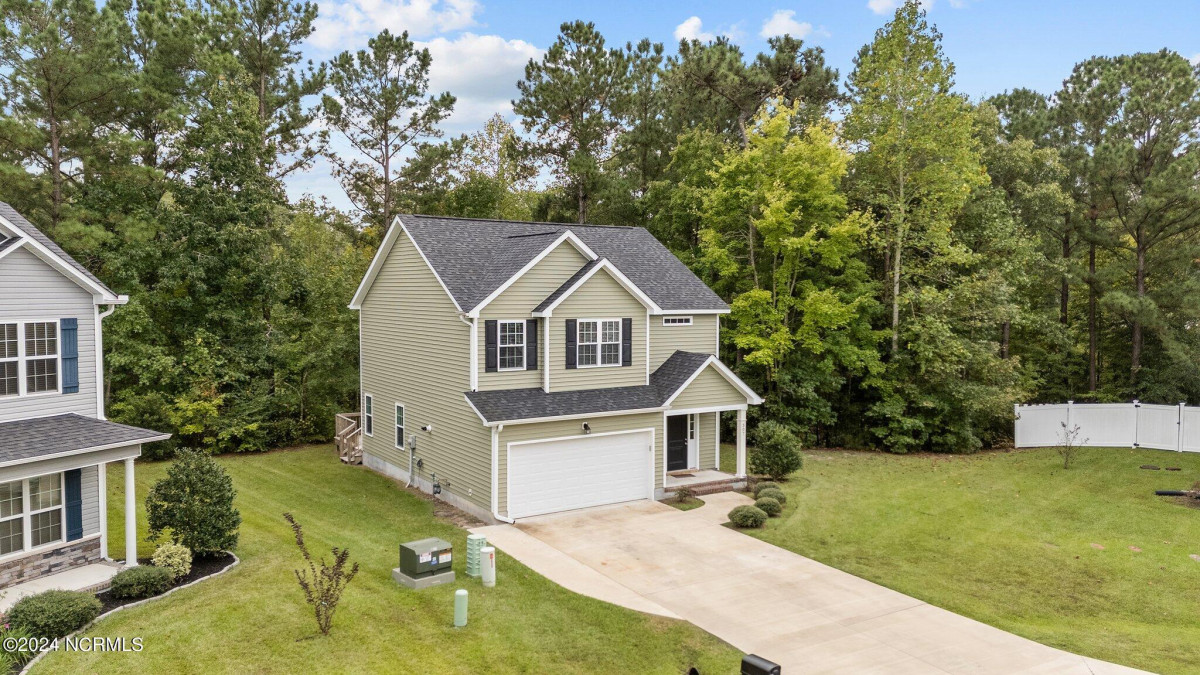 307 Green Trees Dr New Bern, NC 28560