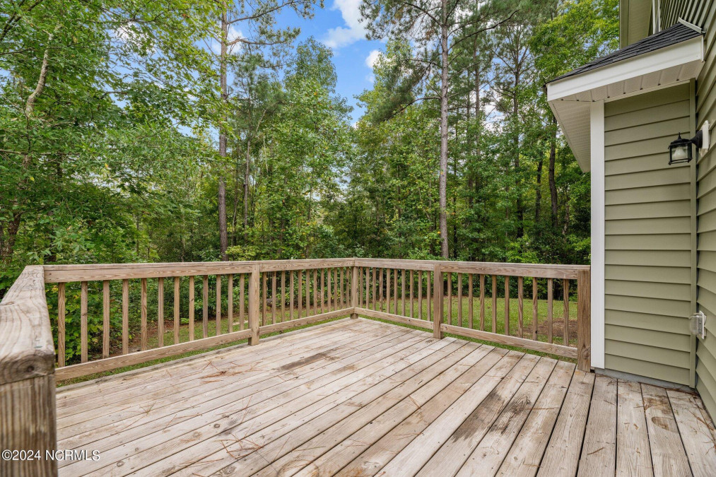 307 Green Trees Dr New Bern, NC 28560