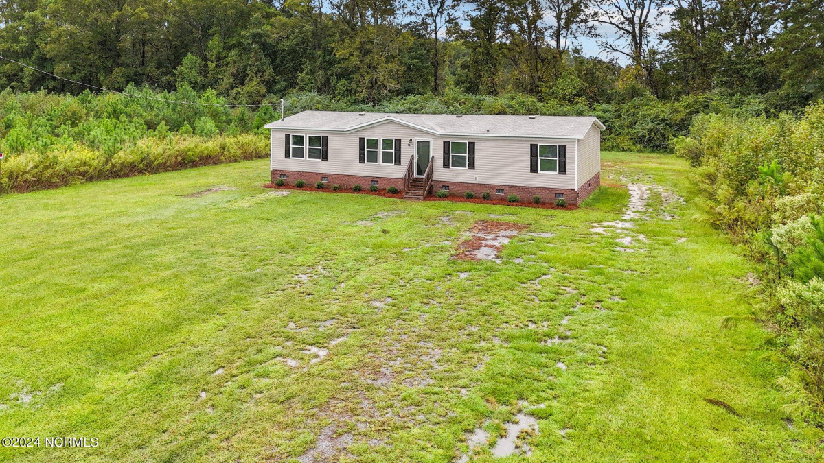 8625 Eagles Crossroads Rd Walstonburg, NC 27888