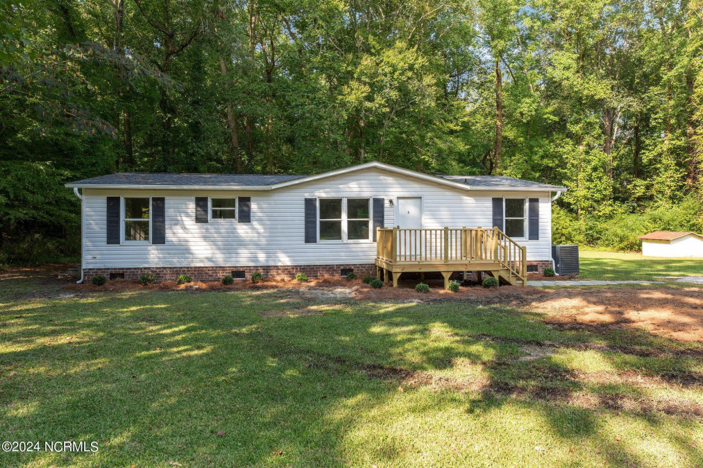 2305 Old Bath Hw Washington, NC 27889