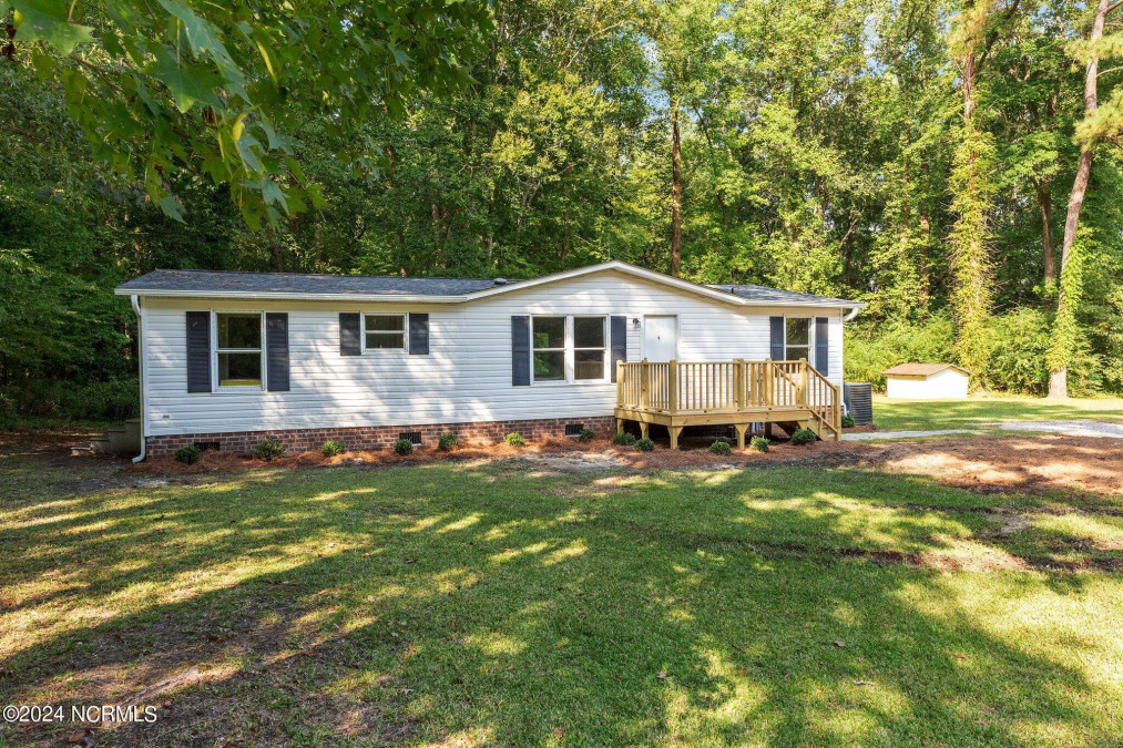 2305 Old Bath Hw Washington, NC 27889