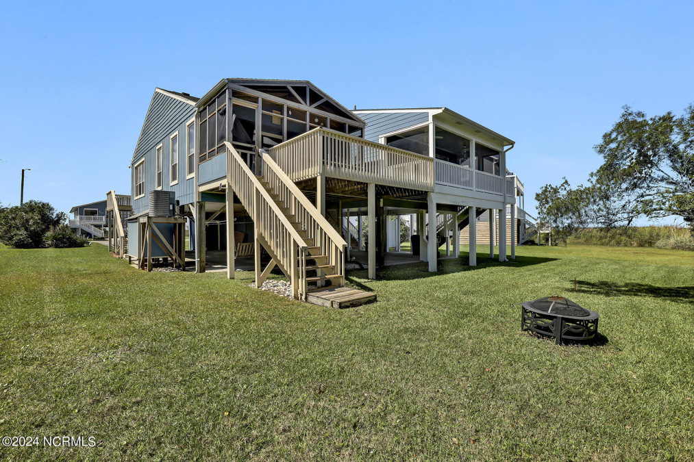 230 Port Dr North Topsail Beach, NC 28460