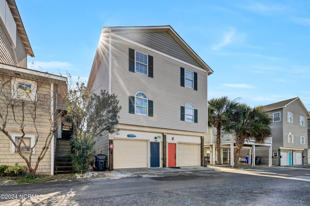 1 Sea Gull Ln Carolina Beach, NC 28428