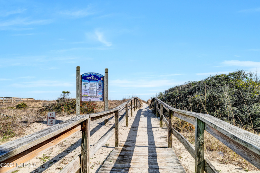 1 Sea Gull Ln Carolina Beach, NC 28428