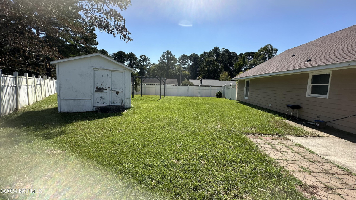 506 Pine Valley Rd Jacksonville, NC 28546