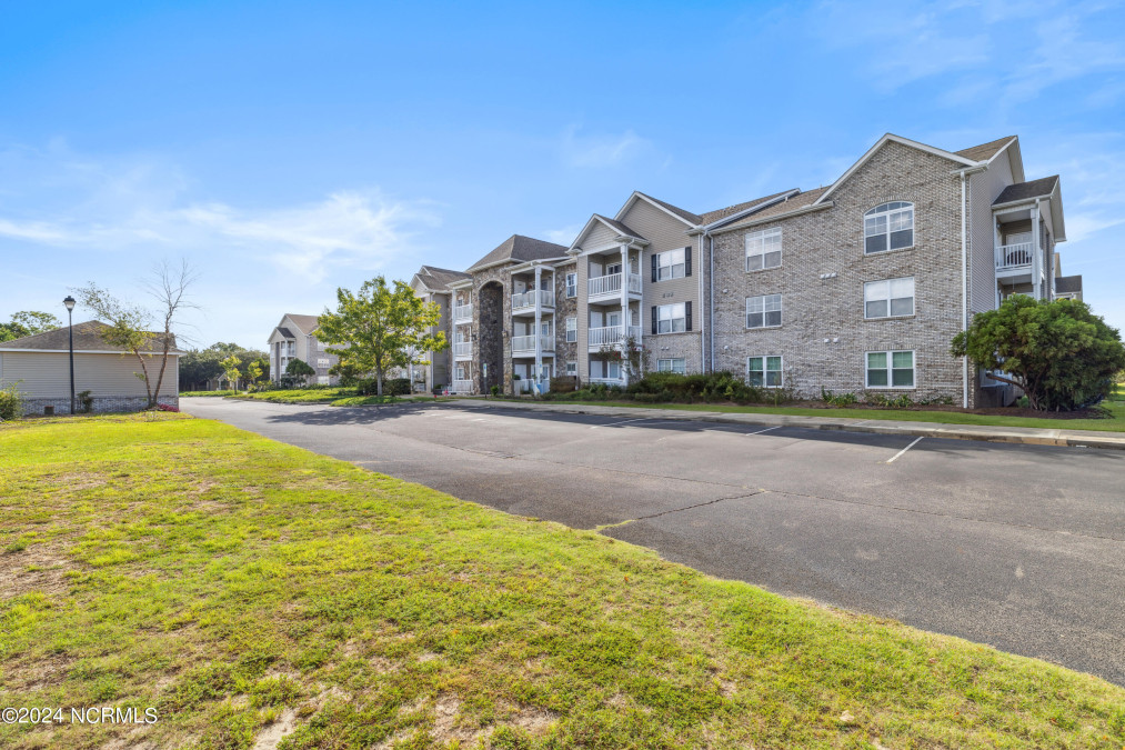 632 Condo Club Dr Wilmington, NC 28412